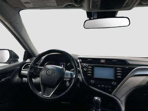 Used 2018 Toyota Camry SE FWD image 21