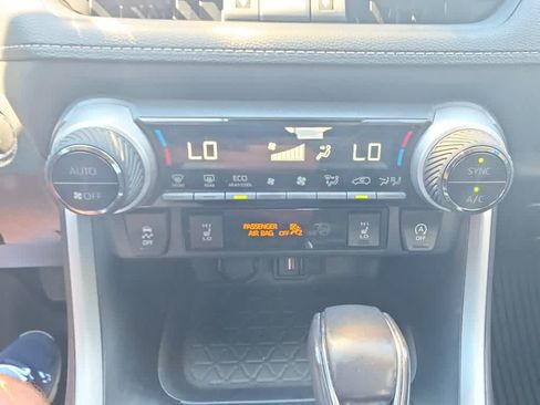 Used 2022 Toyota RAV4 XLE Premium FWD image 32