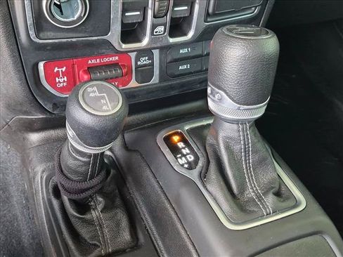 Used 2024 Jeep Gladiator Sport AWD/4WD image 12
