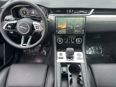 New 2025 Jaguar F-PACE R-Dynamic S AWD/4WD image 4