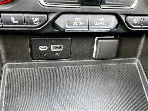 Used 2021 Chevrolet Suburban High Country AWD/4WD image 32