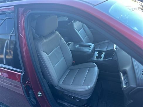 Used 2021 Chevrolet Suburban Z71 image 27