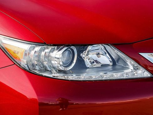 Used 2014 Lexus ES 300h w/ Luxury Package w/Bamboo Trim image 7