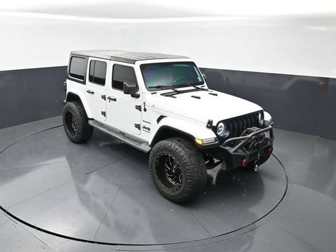 Used 2019 Jeep Wrangler Unlimited Sahara AWD/4WD image 19