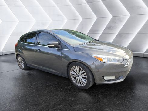 Used 2015 Ford Focus Titanium FWD image 2