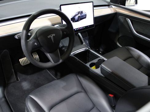 Used 2024 Tesla Model Y Performance AWD/4WD image 15