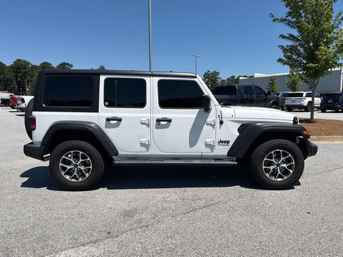 Used 2022 Jeep Wrangler Unlimited Sport AWD/4WD image 8