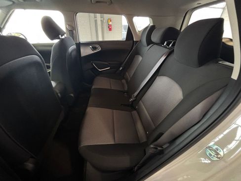 Used 2025 Kia Soul LX w/ LX Technology Package image 29