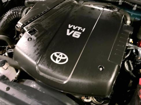 Used 2013 Toyota Tacoma 4x4 Access Cab V6 w/ TRD Off-Road Pkg image 33