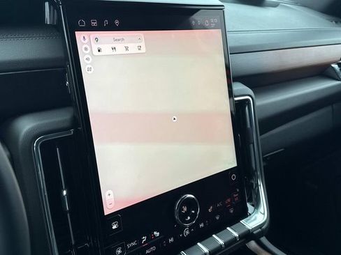 Certified 2025 GMC Yukon Denali image 37