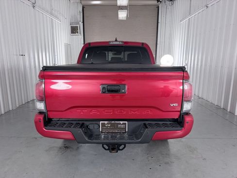Used 2022 Toyota Tacoma TRD Sport w/ TRD Premium Sport Package AWD/4WD image 6