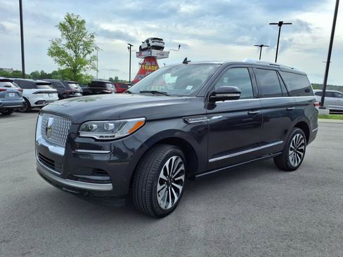 Used 2024 Lincoln Navigator Reserve image 7