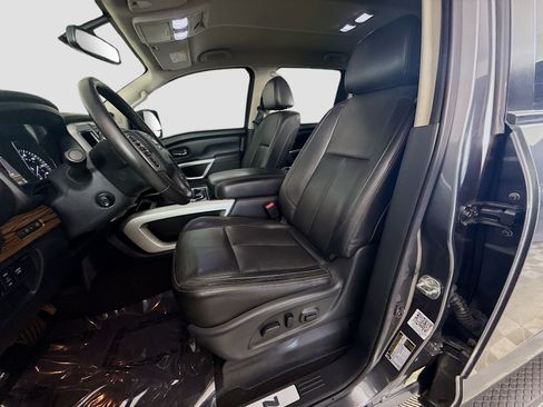 Used 2019 Nissan Titan SL w/ Chrome Package AWD/4WD image 22