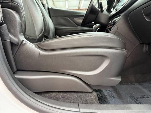 Used 2019 Buick Encore Preferred FWD image 31