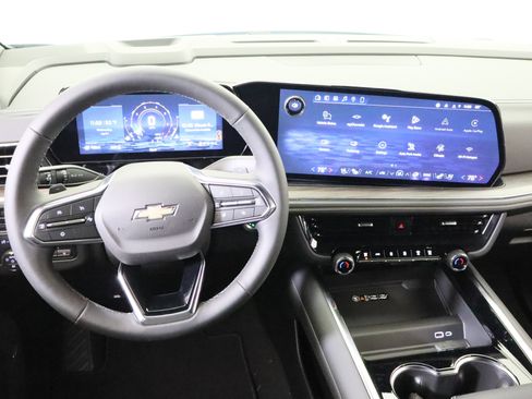 New 2026 Chevrolet Suburban Premier w/ Sun And Tow Package image 18