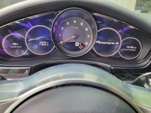 Used 2018 Porsche Panamera 4 AWD/4WD image 32