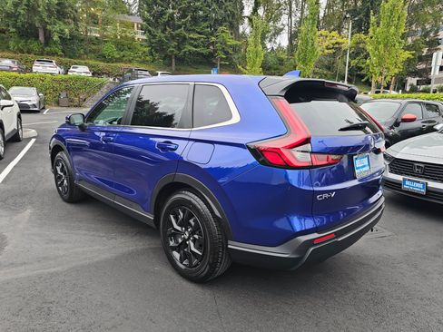 Used 2025 Honda CR-V LX image 5