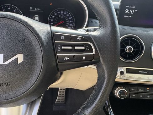 Used 2023 Kia Stinger GT-Line w/ Sun & Sound Package RWD image 17