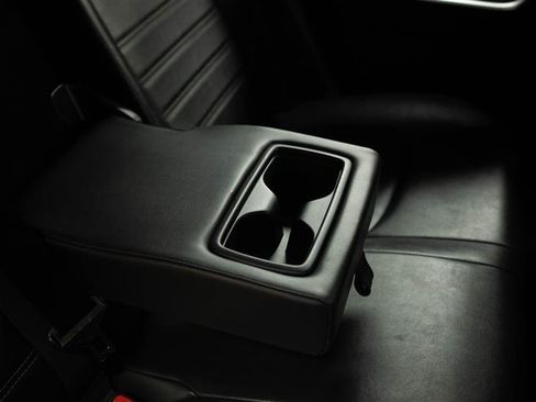 Used 2021 Toyota RAV4 XLE Premium w/ Carpet Mat Package (TMS) FWD image 18