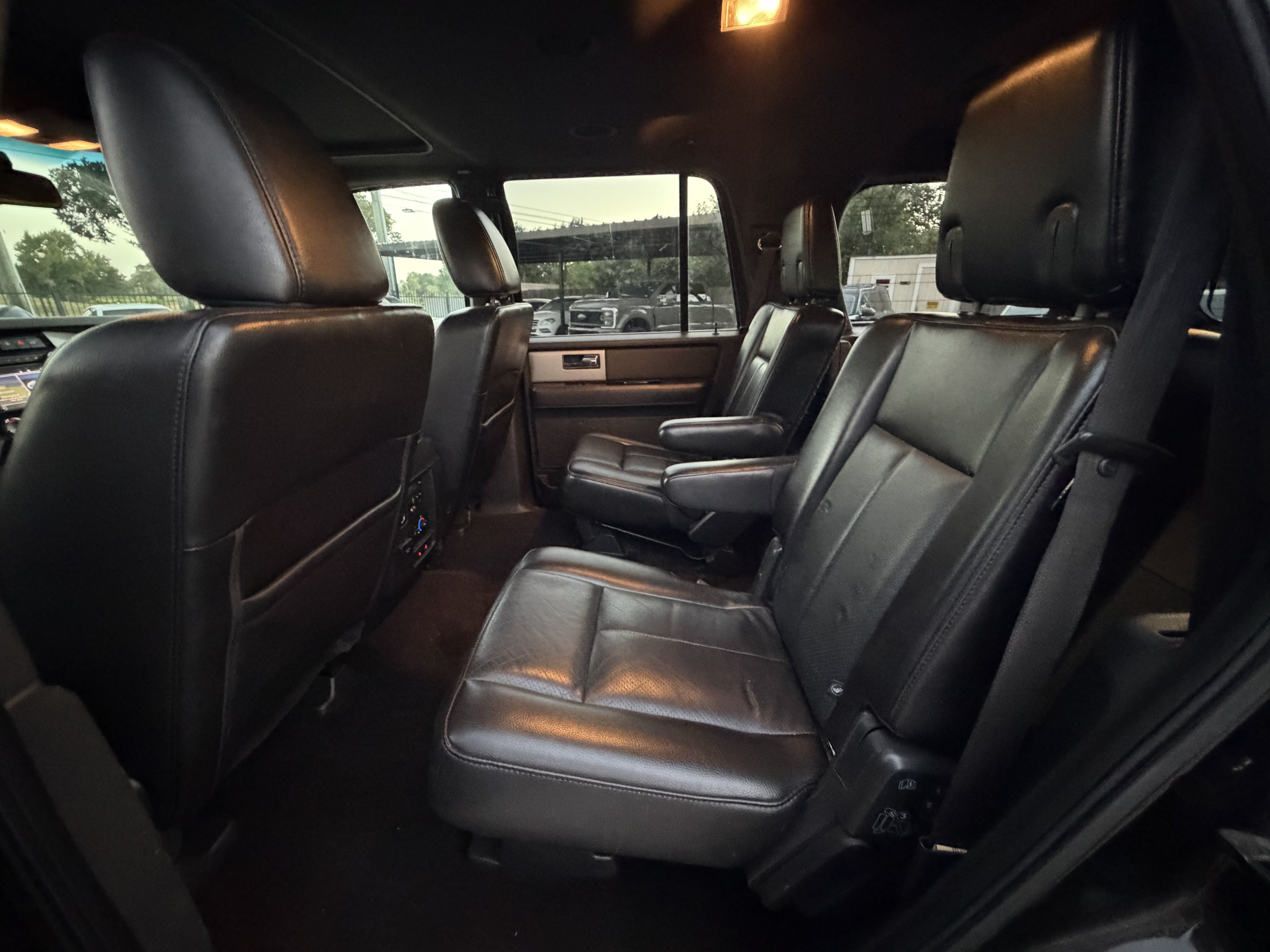 Used 2013 Ford Expedition Limited RWD image 13