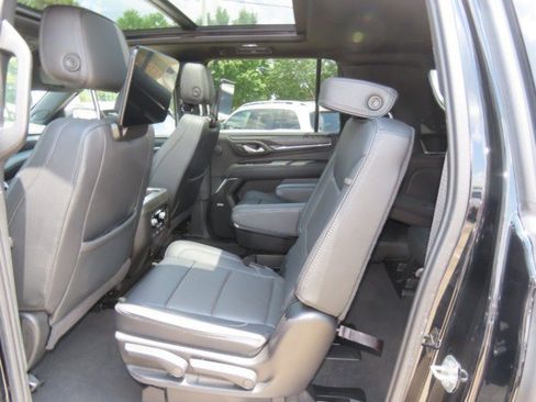 Used 2024 GMC Yukon XL Denali w/ Denali Reserve Package AWD/4WD image 19