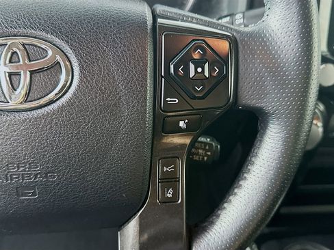Used 2022 Toyota 4Runner TRD Off-Road image 27