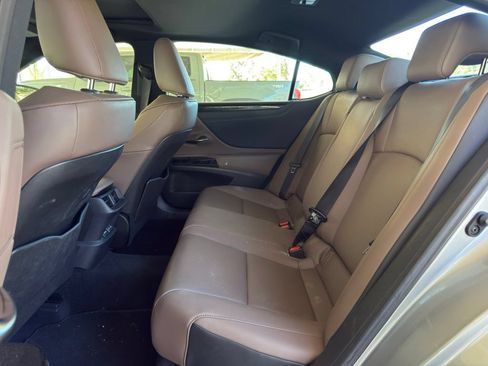 Certified 2025 Lexus ES 350 w/ Accessory Package (Z2) FWD image 10