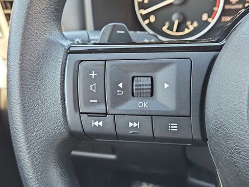 Used 2023 Nissan Rogue SV image 23