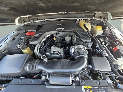 Used 2018 Jeep Wrangler Unlimited Sport S AWD/4WD image 23