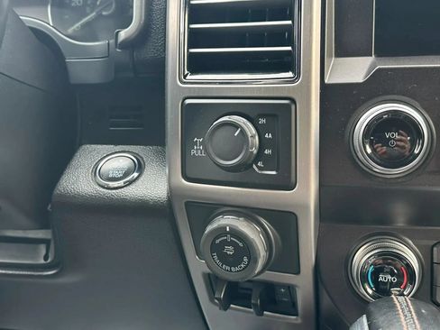Used 2019 Ford F150 Platinum w/ Trailer Tow Package AWD/4WD image 31
