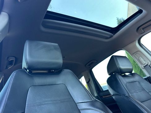 Used 2018 Honda CR-V Touring image 17