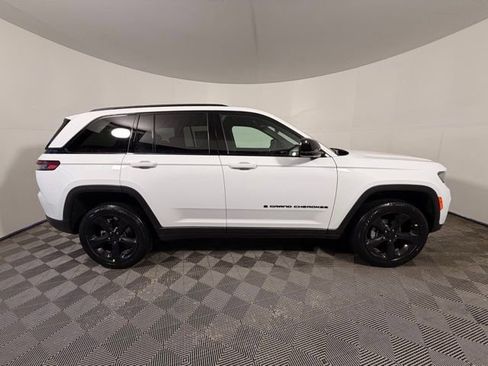 New 2025 Jeep Grand Cherokee 4WD image 8