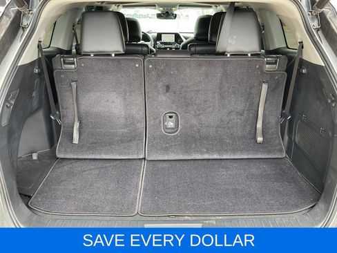 Used 2023 Toyota Highlander XLE FWD image 6