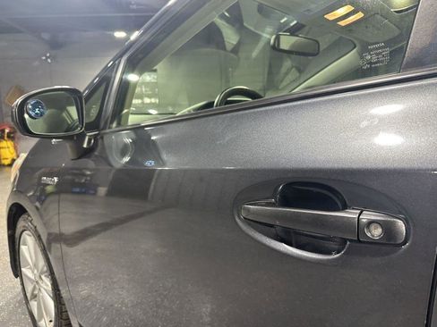 Used 2013 Toyota Prius V Five image 11