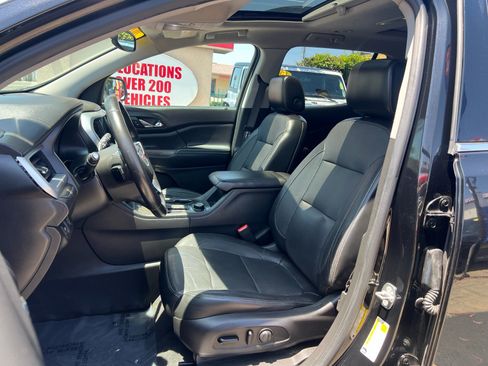 Used 2017 GMC Acadia SLT FWD image 13