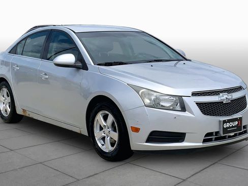 Used 2013 Chevrolet Cruze LT FWD image 2