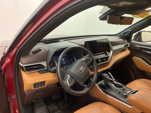 Used 2021 Toyota Highlander Platinum AWD/4WD image 7
