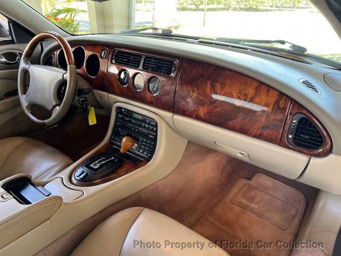Used 1999 Jaguar XK8 Convertible image 30
