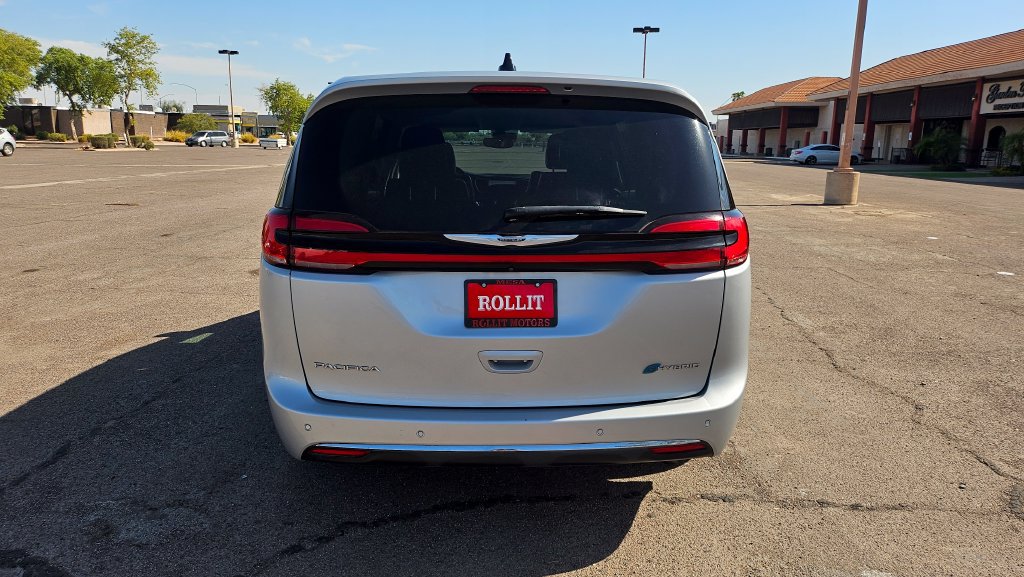 Used 2023 Chrysler Pacifica Touring-L FWD image 10
