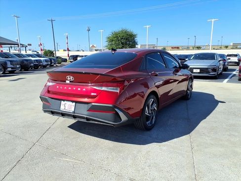 Used 2025 Hyundai Elantra SEL image 5