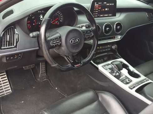 Used 2018 Kia Stinger GT2 image 13