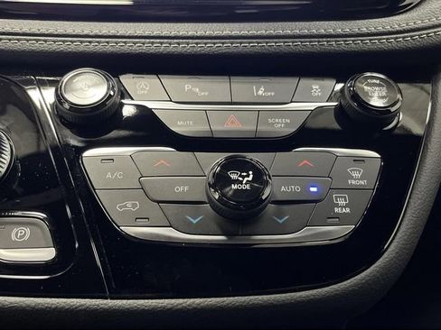 New 2026 Chrysler Pacifica Select image 19