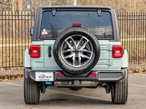 Used 2024 Jeep Wrangler Unlimited w/ Convenience Group image 4