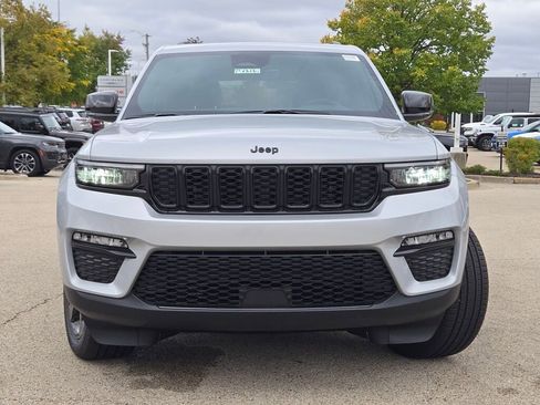New 2025 Jeep Grand Cherokee Limited w/ Black Appearance Package image 5
