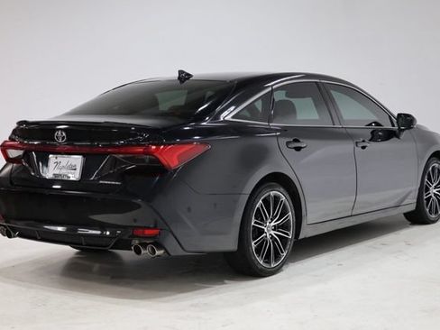 Used 2019 Toyota Avalon Touring w/ Advanced Safety Package FWD image 8