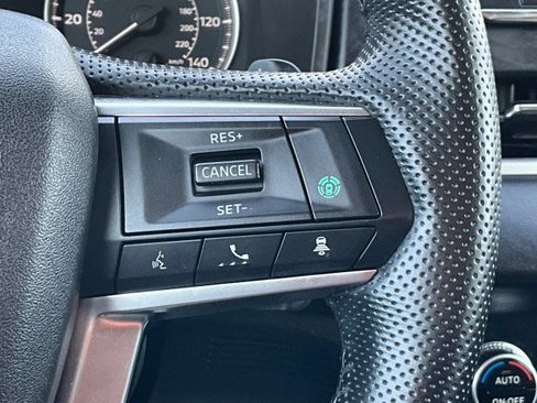 Used 2022 Mitsubishi Outlander SE image 16