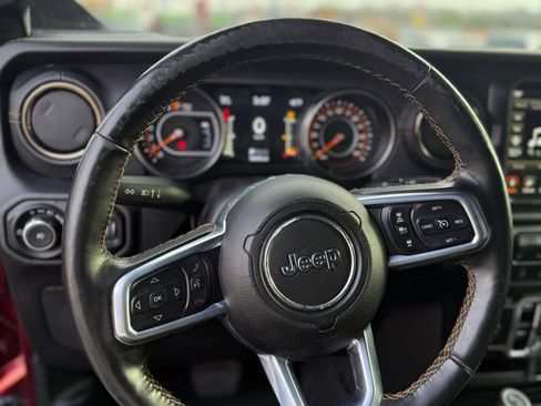 Used 2021 Jeep Wrangler Unlimited Sahara image 10