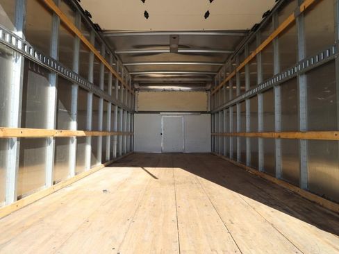 Certified 2024 Ford E-450 and Econoline 450 Super Duty w/ Power Windows & Locks Group RWD image 8