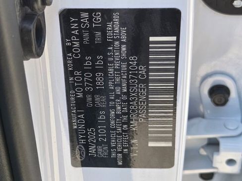 Used 2025 Hyundai Venue SEL image 22