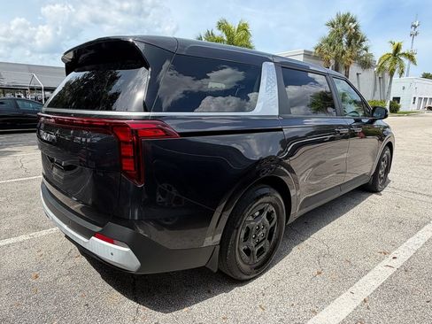 Used 2026 Kia Carnival LX FWD image 7